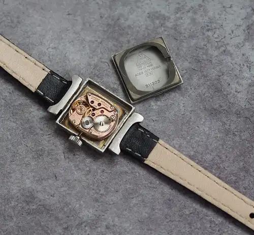 Schweizer Damen Armbanduhr OMEGA  -  1970er, cal.485