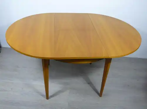 Esstisch rund, oval ausziehbar, Ulmenholz von 1966 Mid Century Modern, von K-Möbel Schweiz