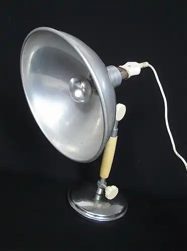 30er 40er Labor Tischlampe Werkstattlampe, Alu Schirm Steampunk Industrie Medical Design, vielseitig verstellbar 