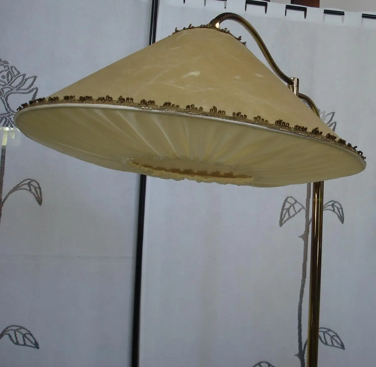 50er Schwenkarm Stehlampe Messing, original Space Age Schirm, Mid Century Modern, alter B + M Stil 3