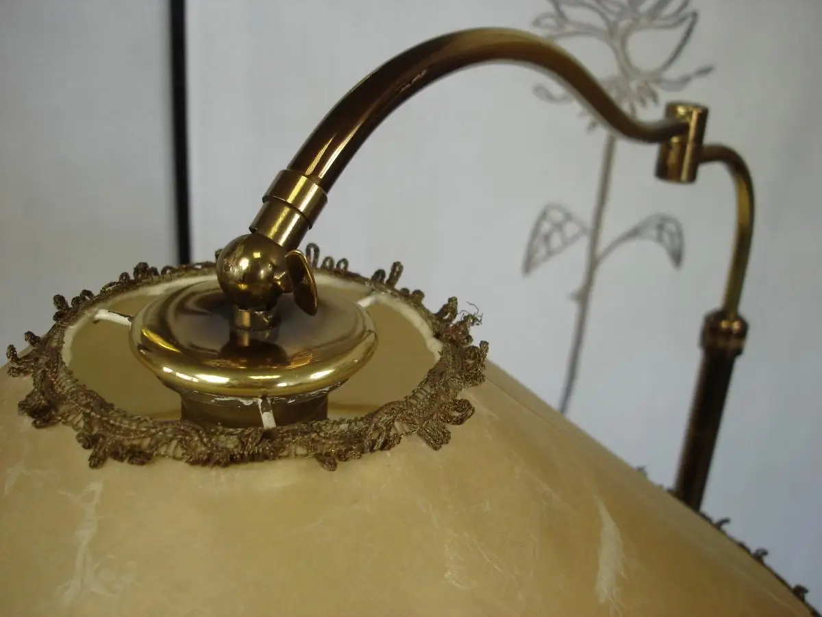 50er Schwenkarm Stehlampe Messing, original Space Age Schirm, Mid Century Modern, alter B + M Stil 6