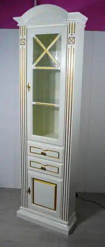 Alter Eckschrank Vitrine, Säulen-Stil, Weiß mit Bronze Akzenten, handbemalt, beleuchtet