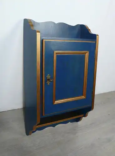 Alter Hängeschrank 1türig Gewürzschrank etc. shabby Blau + Kupfer