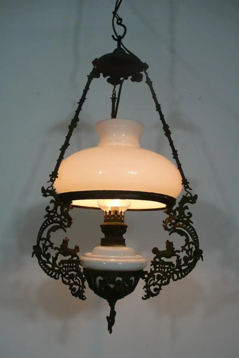 Antike Hängelampe Petroleumlampe Jugendstil, Eisenrahmen + Glasschirm weiß, um 1900 3