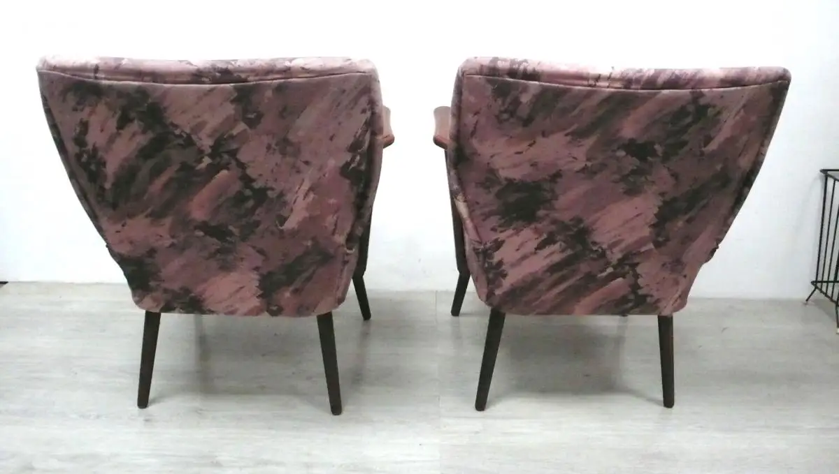 Zwei 60er 70er Cocktailsessel mit Armlehnen Aubergine Farben Mid Century Modern 2