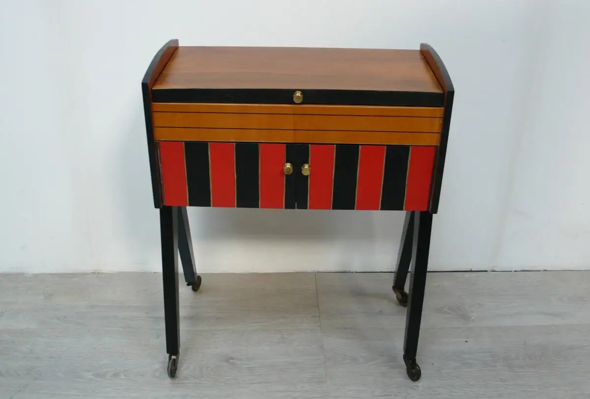 50er 60er Roll Nähkasten Utensilien Kasten Buche Schwarz Rot V-Form Beine Mid Century Modern 1