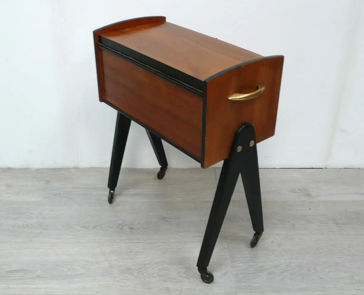 50er 60er Roll Nähkasten Utensilien Kasten Buche Schwarz Rot V-Form Beine Mid Century Modern 6