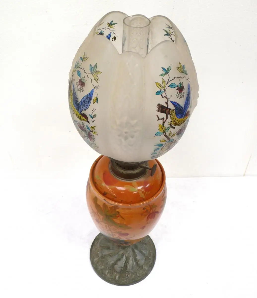 1900er Petroleum Tischlampe Zinnfuß Keramik-Sockel + Glasschirm Weiß handbemalt Jugendstil Table Lampe Oil Kerosin Pewter foot Keramik Socket + Glass Shade white hand-painted 3