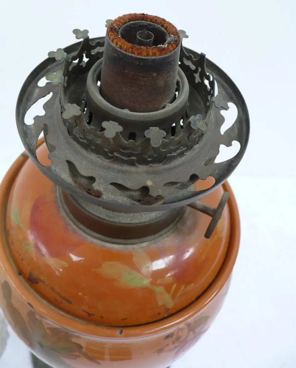 1900er Petroleum Tischlampe Zinnfuß Keramik-Sockel + Glasschirm Weiß handbemalt Jugendstil Table Lampe Oil Kerosin Pewter foot Keramik Socket + Glass Shade white hand-painted 5
