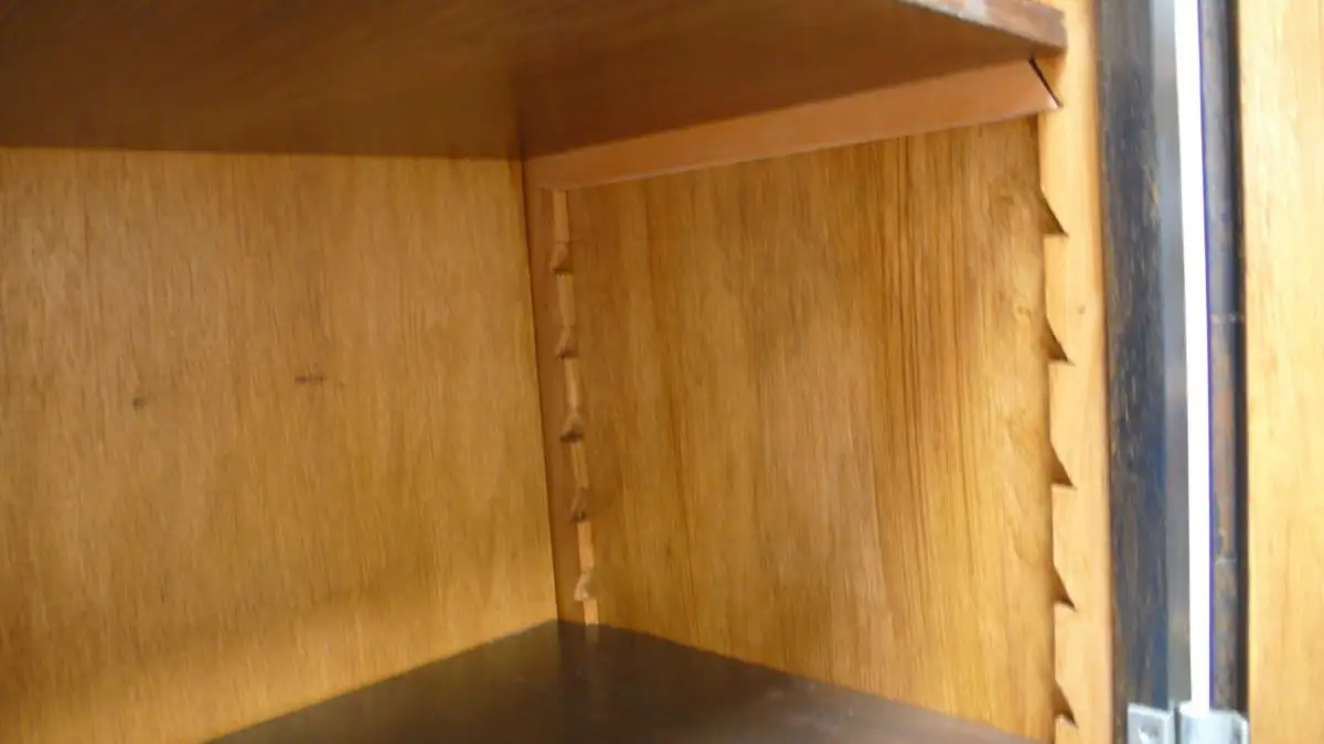 50er Vertiko / Highboard 2-türig, Nußbaum hell-dunkel Haarnadelbeine Mid Century Modern 4