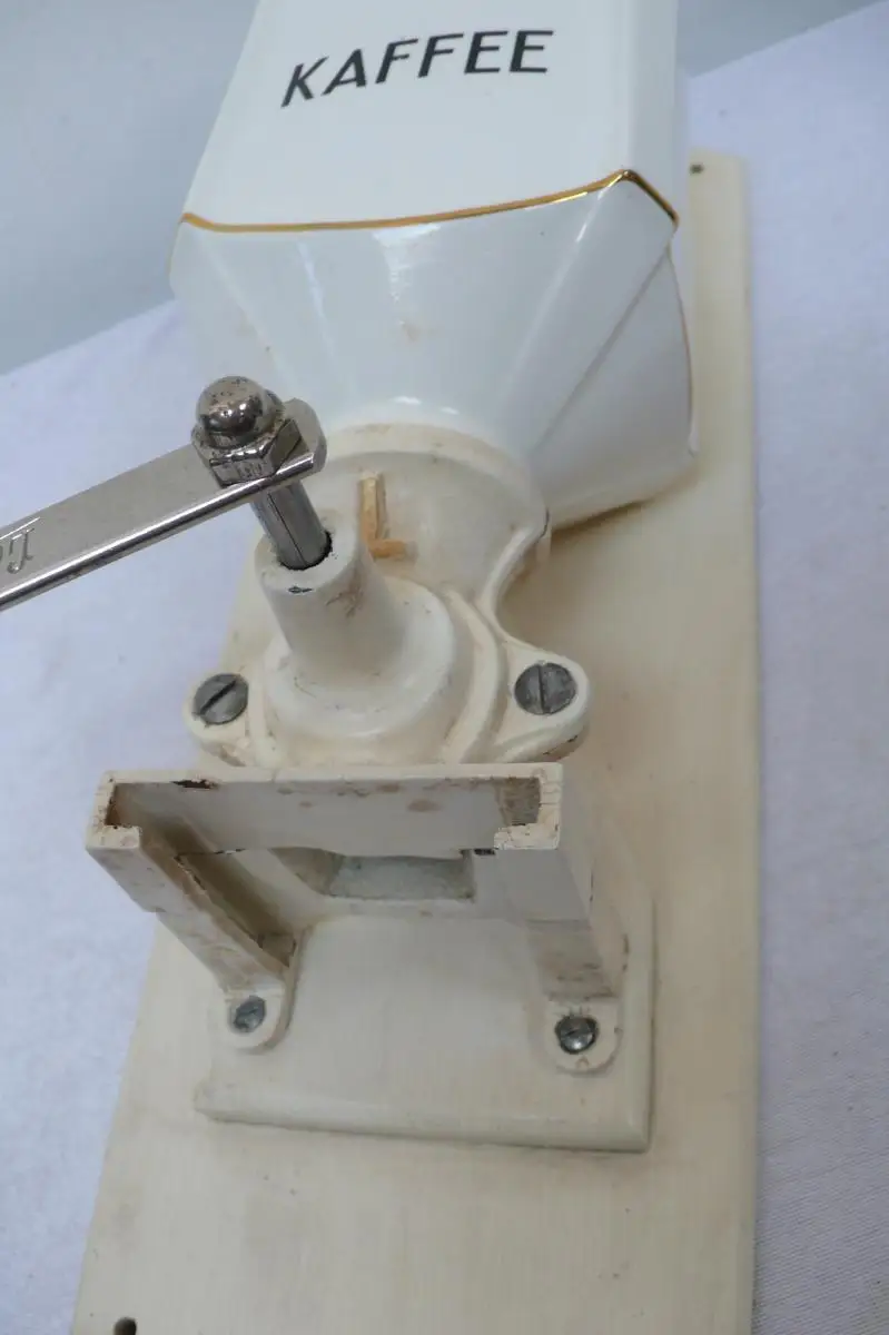 1940er Lehnartz Wand Kaffeemühle mit Roesler Porzellan Container  Made in Germany, コーヒーグラインダー, 커피 빻는 기구  4