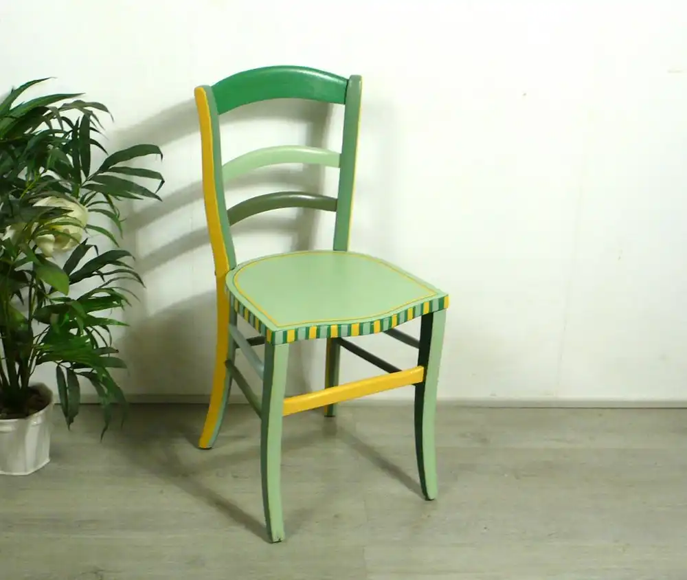 Antiker Küchenstuhl um 1900, Deko Stuhl, handbemalt in Grüntönen mit Gelb 0