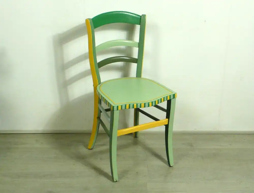 Antiker Küchenstuhl um 1900, Deko Stuhl, handbemalt in Grüntönen mit Gelb 1