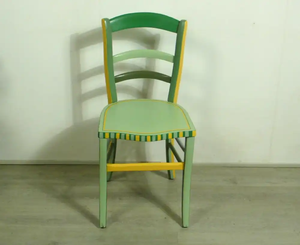 Antiker Küchenstuhl um 1900, Deko Stuhl, handbemalt in Grüntönen mit Gelb 2