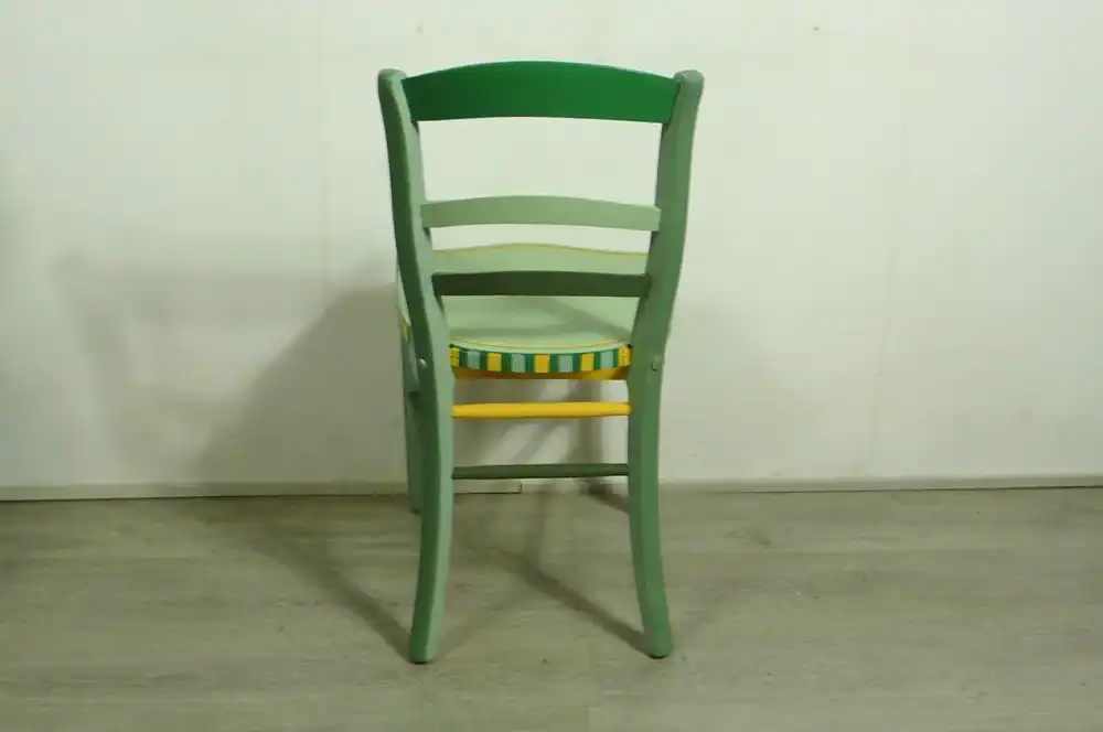 Antiker Küchenstuhl um 1900, Deko Stuhl, handbemalt in Grüntönen mit Gelb 4