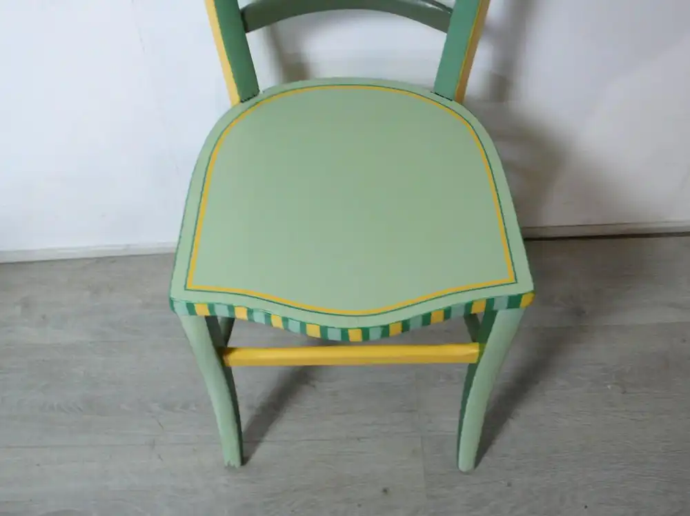 Antiker Küchenstuhl um 1900, Deko Stuhl, handbemalt in Grüntönen mit Gelb 5