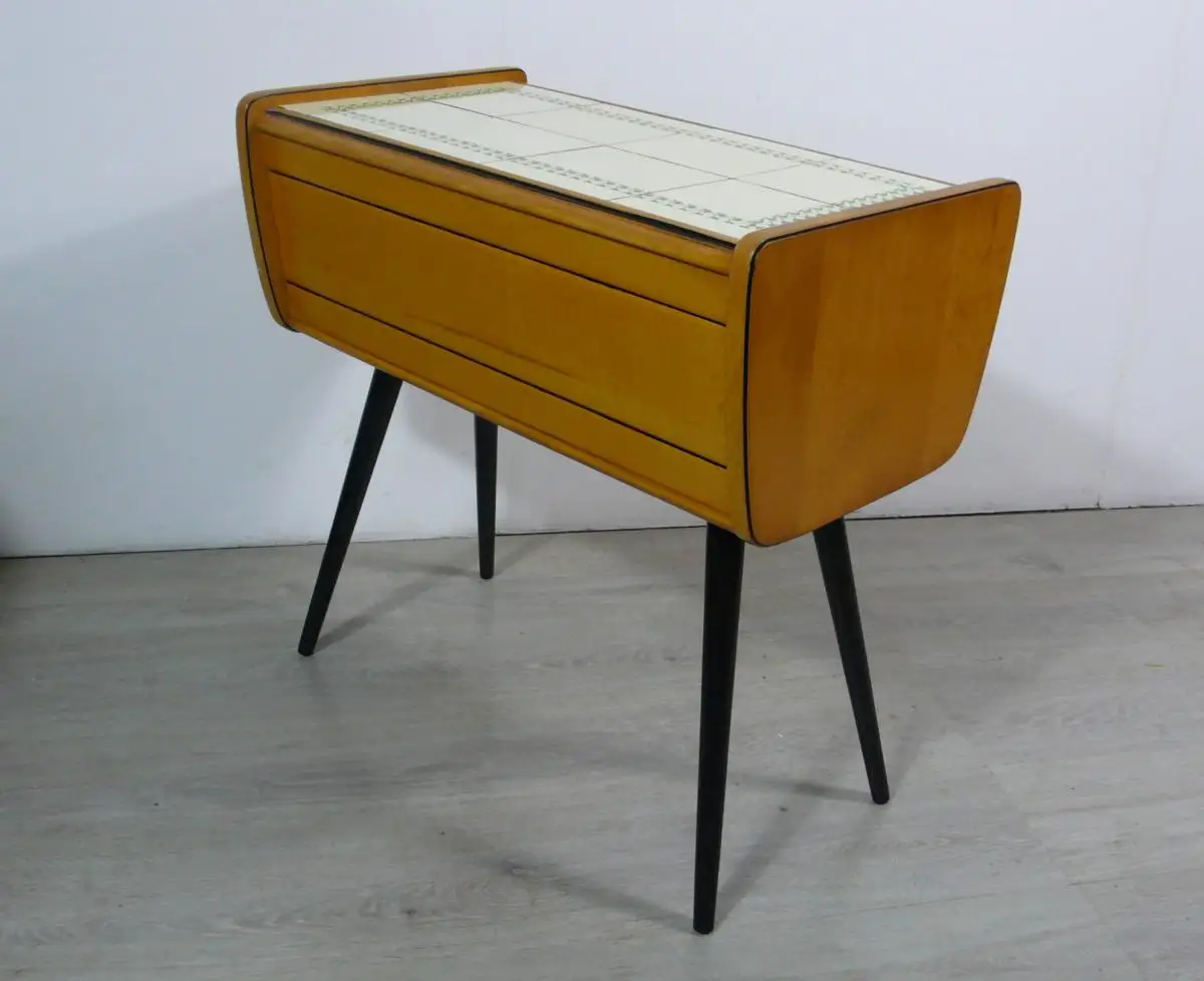 50er 60er Flurschränkchen Kommode Nähtischchen 4 Schubladen Fliesen Oberfläche schräge Beine Mid Century Modern 4