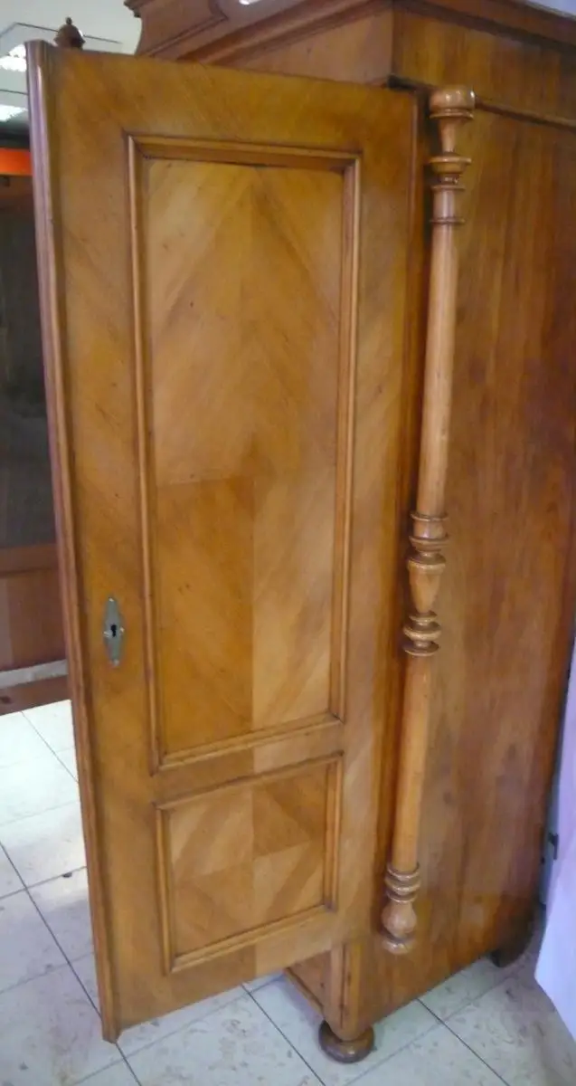 Dielenschrank Kleiderschrank 2-türig 1 Schublade Nußbaum Vollholz Kirschholz Furnier Gründerzeit um 1880 5