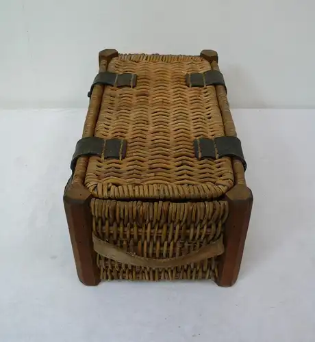Picknick Korb Weide mit Holzrahmen + Leder um 1900