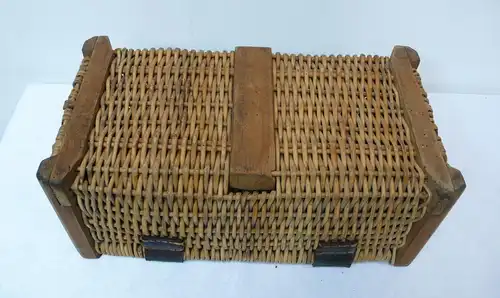 Picknick Korb Weide mit Holzrahmen + Leder um 1900