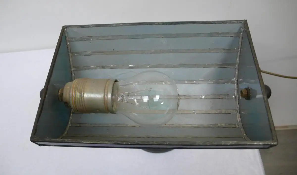 Banker Lampe Tiffany Stil Blau Handarbeit 80er, Bronze Fuß 6