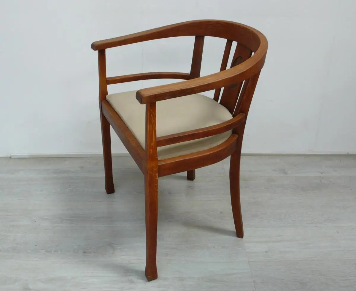 1900er Stuhl mit Armlehnen Leder-Sitzfläche, Gründerzeit, Früher Bauhaus Stil Gropius Stil 3