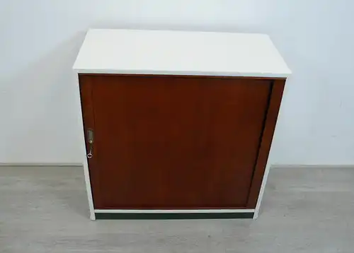 Büro Rolladenschrank mit Schiebetüre Akten Sideboard, 40er 50er, außen Weiß, Eiche Natur Türe