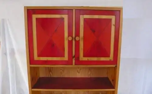 Küchenschrank  Büroschrank Esszimmerschrank Kiefer Natur + Rot Lasur Akzente, 80er Domino Mobler Dänemark