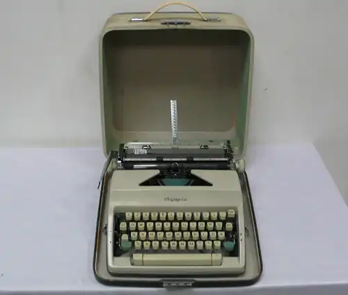 Schreibmaschine Olympia SM 9 mit Koffer 1964, Beige + Grün, sehr gute Funktion, Made in Germany Typewriter