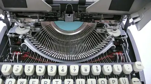 Schreibmaschine Olympia SM 9 mit Koffer 1964, Beige + Grün, sehr gute Funktion, Made in Germany Typewriter