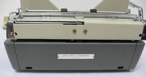 Schreibmaschine Olympia SM 9 mit Koffer 1964, Beige + Grün, sehr gute Funktion, Made in Germany Typewriter
