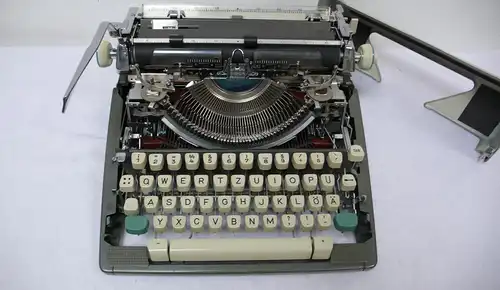 Schreibmaschine Olympia SM 7 mit Koffer 1964, Grau + Grün, sehr gute Funktion, Made in Germany Typewriter