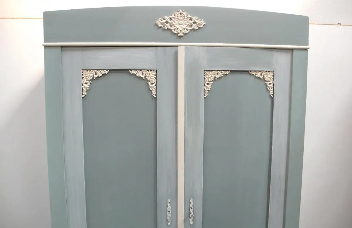 Dielenschrank Kleiderschrank Weichholz 2 Türen von 1930, in Shabby Mint + Weiß 4