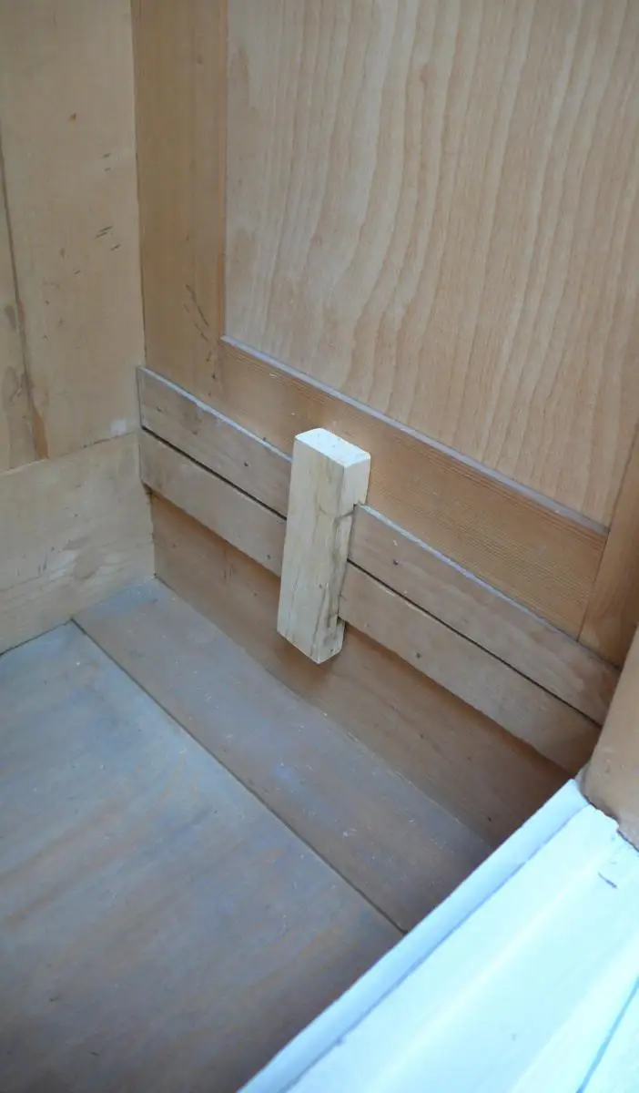 Dielenschrank Kleiderschrank Weichholz 2 Türen von 1930, in Shabby Mint + Weiß 6