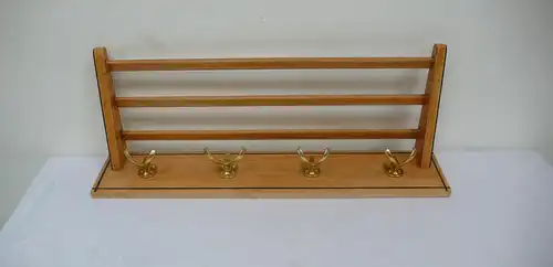 Garderobe Hakenleiste mit Hutablage 60er, 4 Doppelhaken Messing auf Buchenholz Rahmen Mid Century Modern