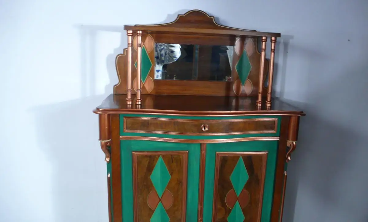 VERTIKO mit Spiegelaufsatz, 1900er Jugendstil, Nußbaum+Kupfer+Grün, kunstvoll überarbeitet 3