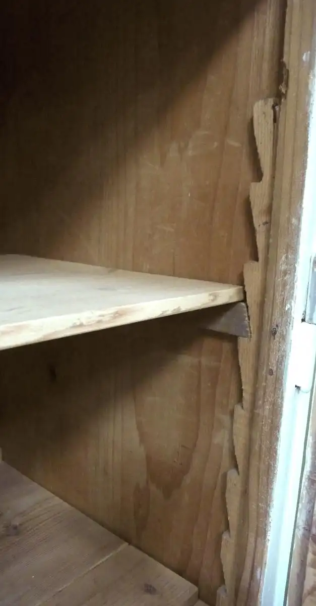 Holz Spint 3-türig Schuhschrank Dielenschrank Vorratsschrank Shabby Weiß antik um 1900 4