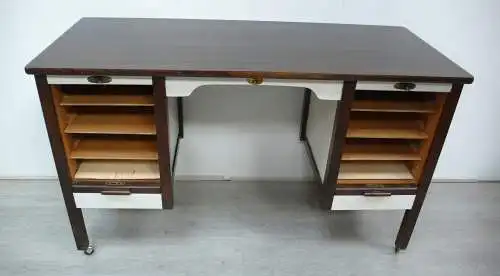 Alter Schreibtisch 2 Rolladentüren aus England Nußbaum dkl + Weiß um 1930