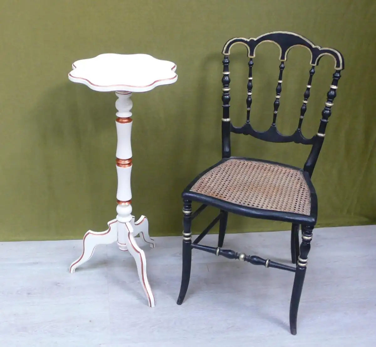 Kleiner Holz Tisch Blumensäule Beistelltisch rund Antik Stil, Weiß mit Kupfer 3