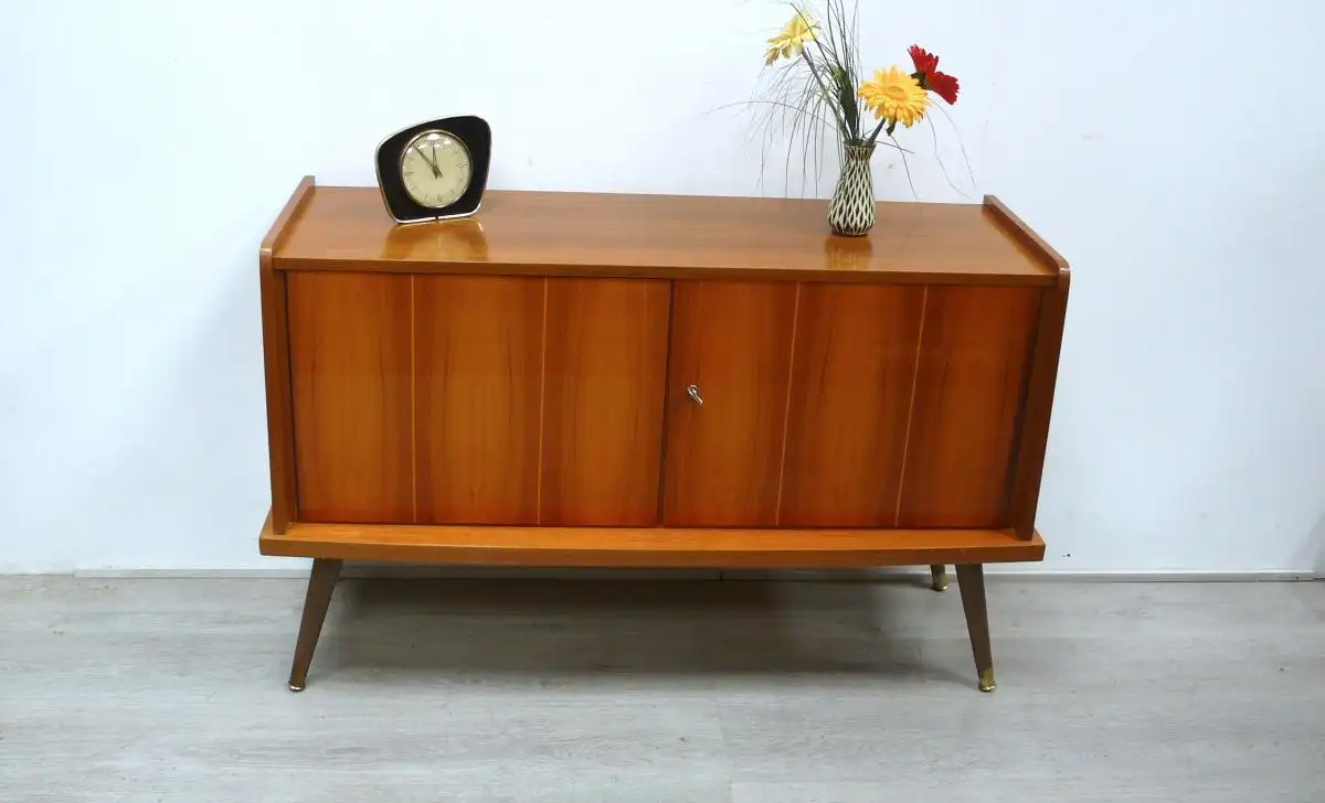 50er 60er Sideboard 2-türig, schräge Beine, Nußbaum + Dekor, Mid Century Modern 0