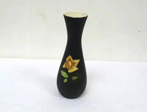 60er Schwarze Vase Porzellan, mit gelber Rose, Handarbeit von KM Royal Bavaria Nr 89/4, Mid Century Modern