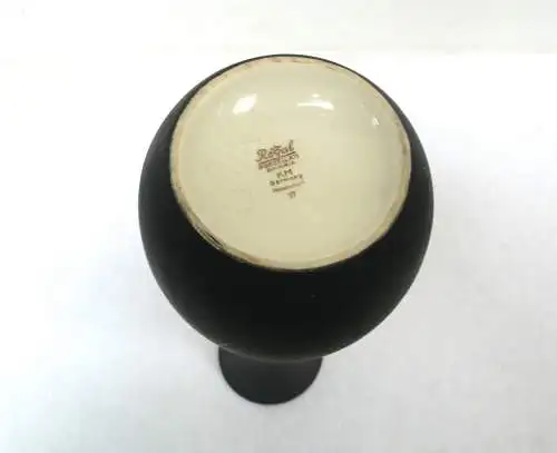 60er Schwarze Vase Porzellan, mit gelber Rose, Handarbeit von KM Royal Bavaria Nr 89/4, Mid Century Modern