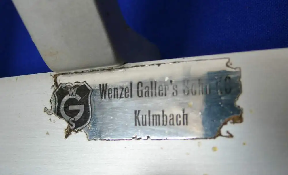 70er Garderoben Hakenleiste mit 13 Doppelhaken L 126 cm Aluminium, von Wenzel Galler's, Mid Century Modern 3