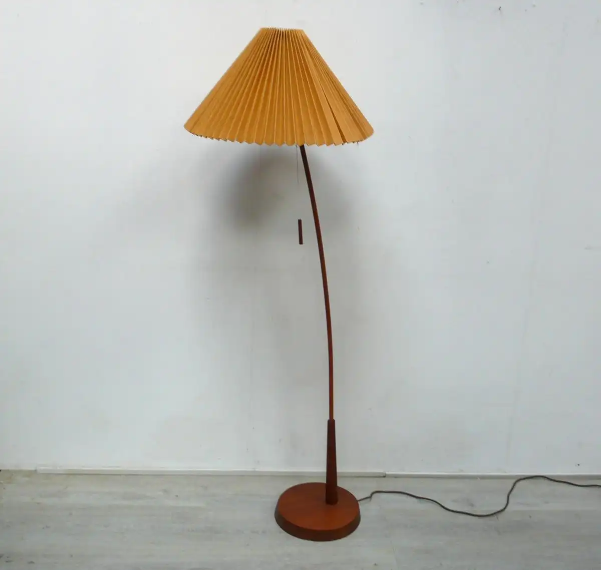 50er 60er TEAK Bogen Stehlampe mit konischem Textil Faltenschirm Mid Century Modern, SELTEN 1