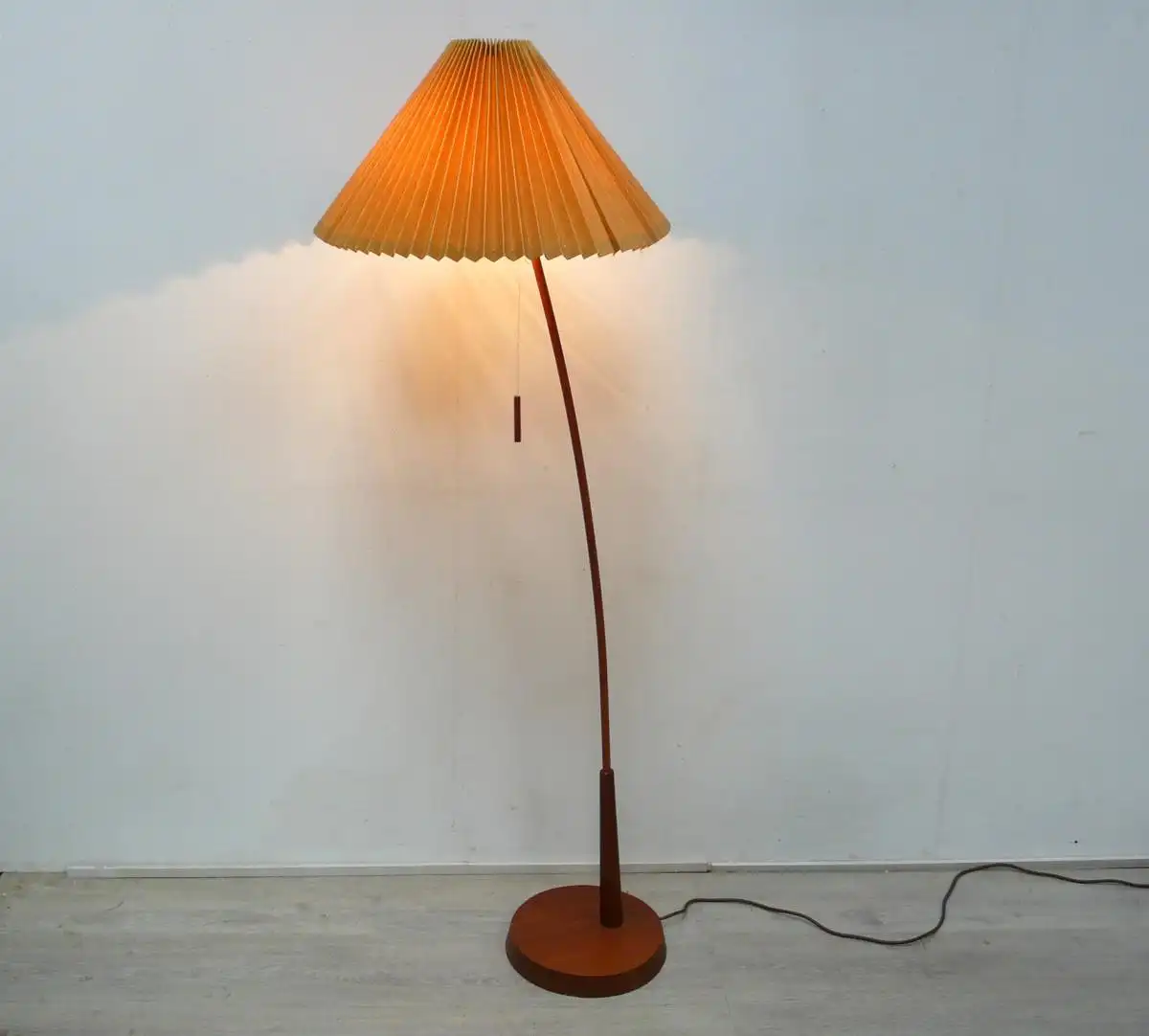 50er 60er TEAK Bogen Stehlampe mit konischem Textil Faltenschirm Mid Century Modern, SELTEN 5