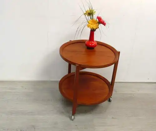 Teak Tablett Beistelltisch rund Dreieckrahmen auf Rollen Sika Mobler Danisch Modern Mid Century Modern