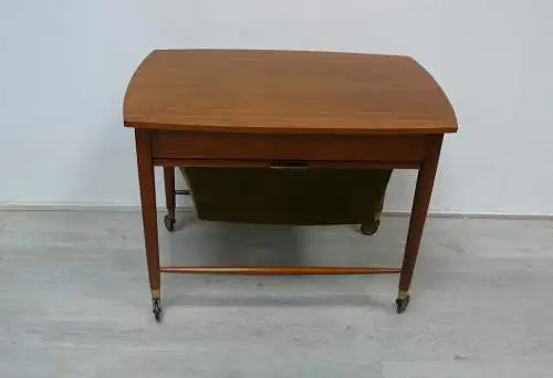 50er 60er Nähtisch Beistelltisch auf Rollen von ILSE Möbel, Schublade + Auszugs-Korb, Mid Century Modern