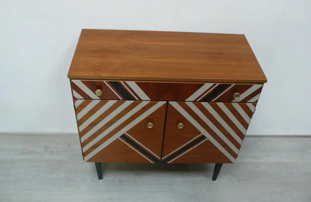 70er Schuhschrank 2-türig 1 Schublade, 12-15 Paar Schuhe, Nußbaum + Streifenmuster 3