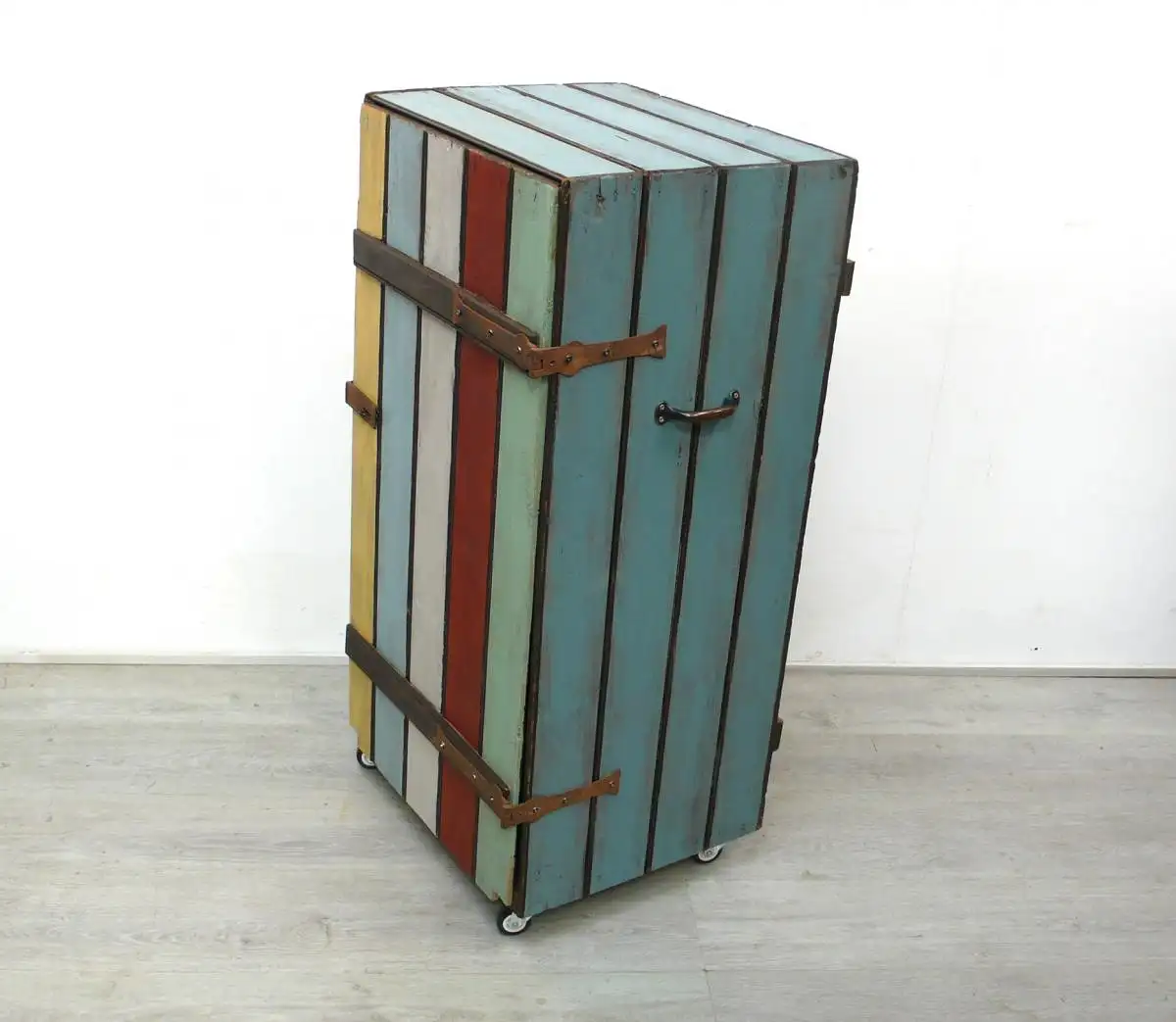 Holzschrank 1trg aus alter Kartoffel Holzkiste auf Rollen, Shabby Blau + Bunt, handbemalt 4