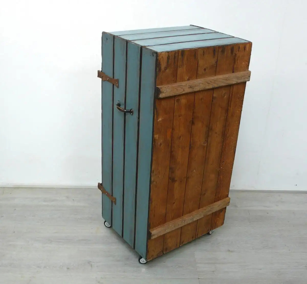 Holzschrank 1trg aus alter Kartoffel Holzkiste auf Rollen, Shabby Blau + Bunt, handbemalt 5